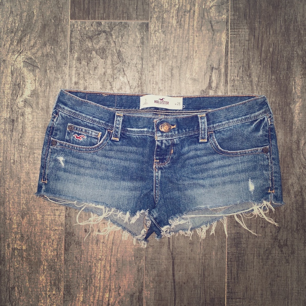 Hollister denim cut off shorts. Size 3. EUC